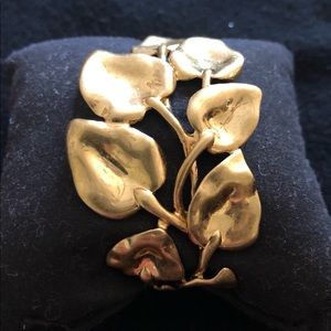 Leave designs coupling Bango